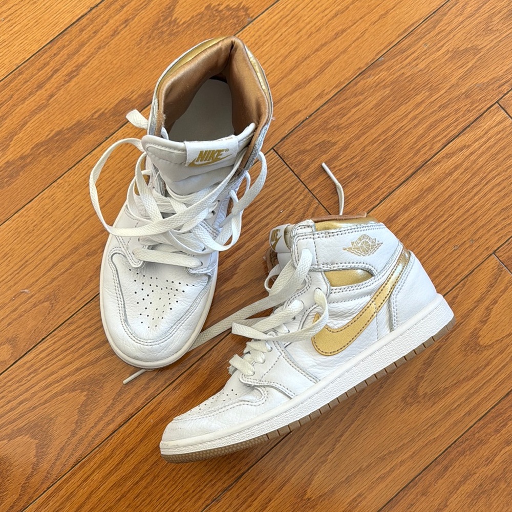 Nike Jordan Kid’s White and Gold High-Top Sneakers size 2Y